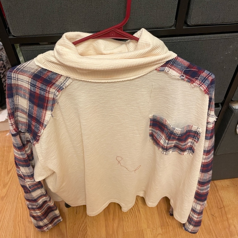 POL White and Plaid Long Sleeve Top - Picture 13 of 16